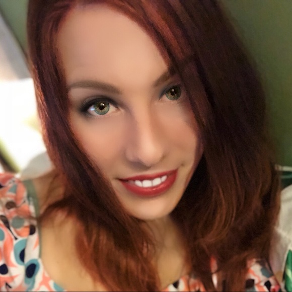 Meet your Posh Ambassador - Christy! - Picture 4 of 8